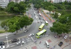如何在篮球冬令营中加强体能训练?_1